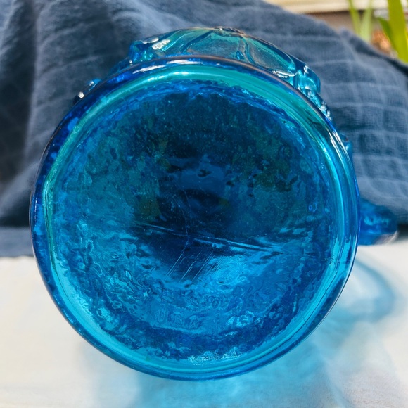 Vintage Anchor Hocking Rainflower Laser Blue pitcher & 8 glasses. 1970’s - Picture 6 of 8